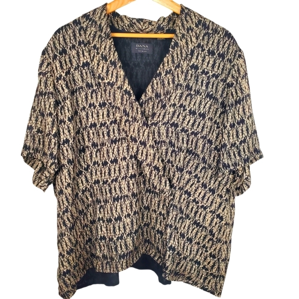 Dana Buchman 100% Silk Black and Tan Cross Button Blouse. 20. C0045